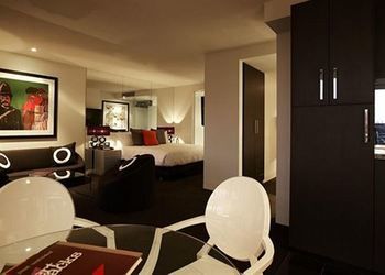 Art Series - The Cullen - Tweed Heads Accommodation 30
