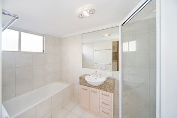 Surf Dance - Tweed Heads Accommodation 17