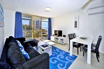 Surf Dance - Tweed Heads Accommodation 40