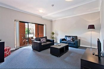 Ryals Serviced Apartments Camperdown - Tweed Heads Accommodation 8
