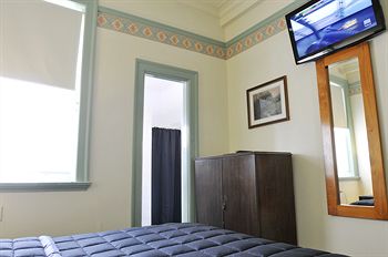 Hotel Gosford - Tweed Heads Accommodation 0