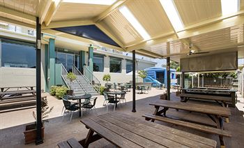 Pritchards Hotel - Tweed Heads Accommodation 2