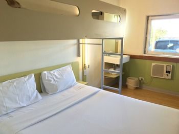 Ibis Budget Campbelltown - Tweed Heads Accommodation 4