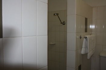 Crossroads Hotel Liverpool - Tweed Heads Accommodation 8