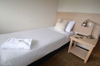 Crossroads Hotel Liverpool - Tweed Heads Accommodation 23