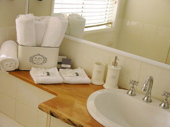 Apple Tree Cottage & Studio - Tweed Heads Accommodation 3