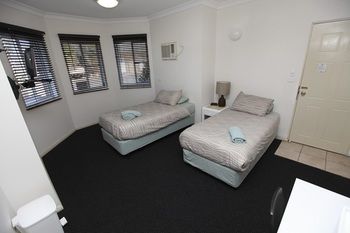 Across Country Motel And Serviced Apartments - Tweed Heads Accommodation 17