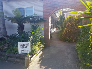 Bentley Waterfront Motel & Cottages - Tweed Heads Accommodation 0