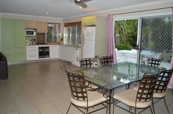 Pebbles At Mudjimba Beach - Tweed Heads Accommodation 1