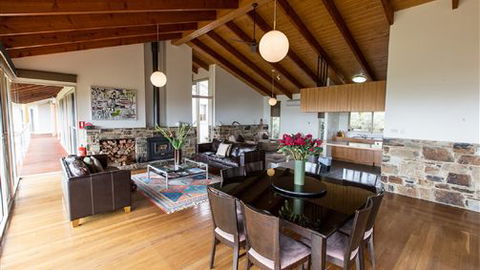 Holmesglen At Eildon - The Homestead - Tweed Heads Accommodation 0
