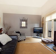 Lake Como Villa  Studio - Daylesford - Tweed Heads Accommodation