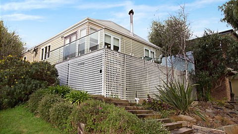 Lake Como Villa & Studio - Daylesford - Tweed Heads Accommodation 5