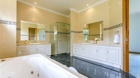 Tuscan Getaway - Tweed Heads Accommodation 5