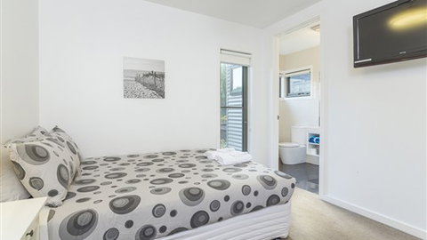 Serenity Torquay Ocean View: Luxury Beachfront - Tweed Heads Accommodation 0