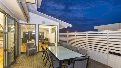 Serenity Torquay Ocean View: Luxury Beachfront - Tweed Heads Accommodation 4