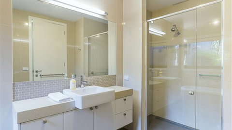 Serenity Torquay Ocean View: Luxury Beachfront - Tweed Heads Accommodation 2