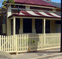 Clyde's Cottage - Tweed Heads Accommodation