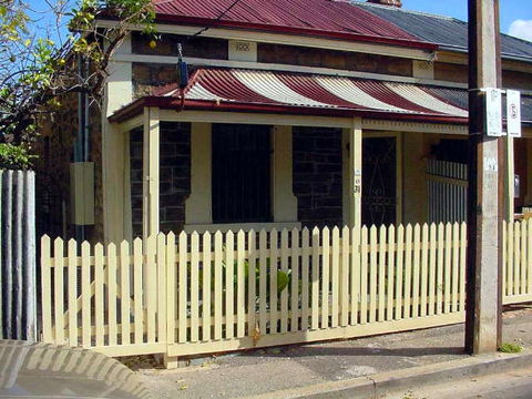 Clyde's Cottage - Tweed Heads Accommodation 0