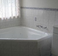 Macburn Self Contained Cottages Dog Friendly - Tweed Heads Accommodation