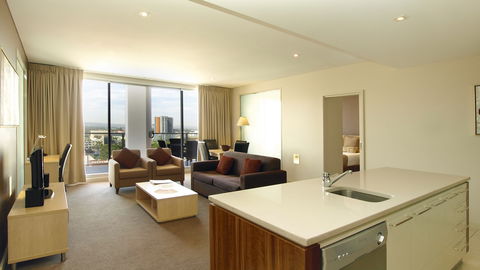 Oaks Embassy Hotel - Tweed Heads Accommodation 6