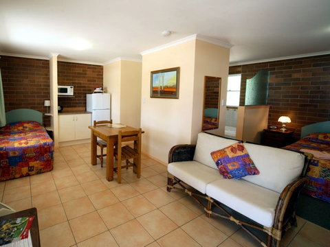 Rubyvale Motel & Holiday Units - Tweed Heads Accommodation 0