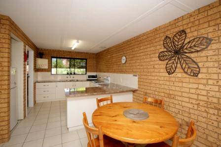 Salmon Apartment - Tweed Heads Accommodation 1