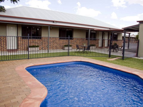 Saltbush Motor Inn - Tweed Heads Accommodation 1