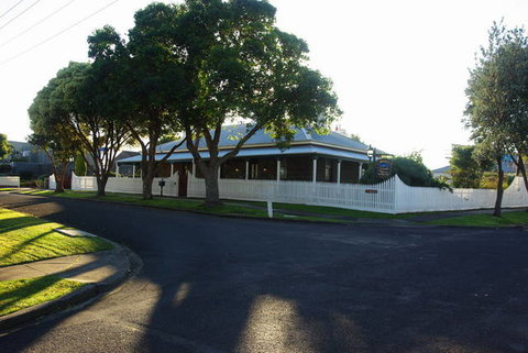 Whalers Cottage B & B - Tweed Heads Accommodation 0