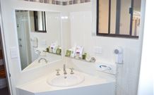 Hilltops Retreat Motor Inn - Young - Tweed Heads Accommodation 0