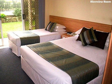 Log Cabin - Tweed Heads Accommodation 2