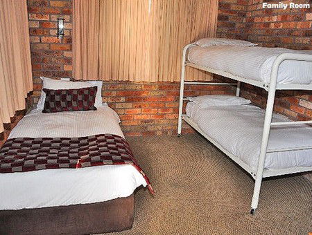 Log Cabin - Tweed Heads Accommodation 3