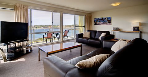 Albacore Luxury Holiday Apartments - Tweed Heads Accommodation 1