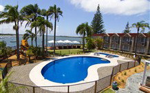 Waters Edge Port Macquarie - Port Macquarie - Tweed Heads Accommodation 2