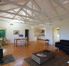 Yellow Dog Cottage - - Tweed Heads Accommodation