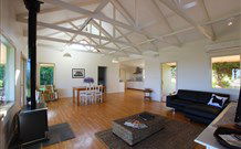 Yellow Dog Cottage - - Tweed Heads Accommodation 0