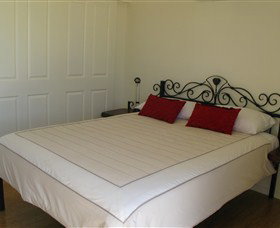 Rubyvale Gem Gallery Apartments - Tweed Heads Accommodation 2
