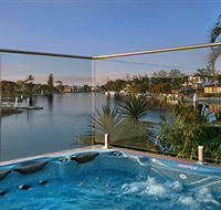 Sanctuary on Water Elite Holiday Home - Tweed Heads Accommodation