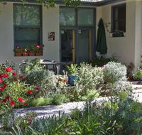 Practically Lakeside B and B - Tweed Heads Accommodation