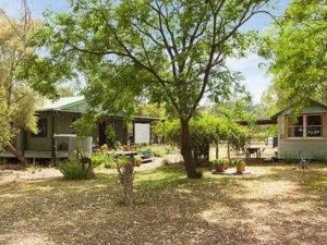 Red Tractor Retreat - Tweed Heads Accommodation 0