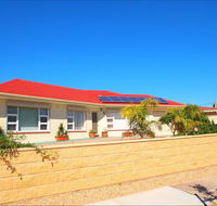 Christies Cottage for holidays and relocations. - Tweed Heads Accommodation
