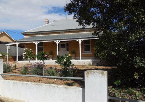 Book Keepers Cottage Waikerie - Tweed Heads Accommodation 0