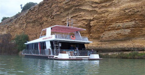 Takeme2 Houseboat - Tweed Heads Accommodation 1