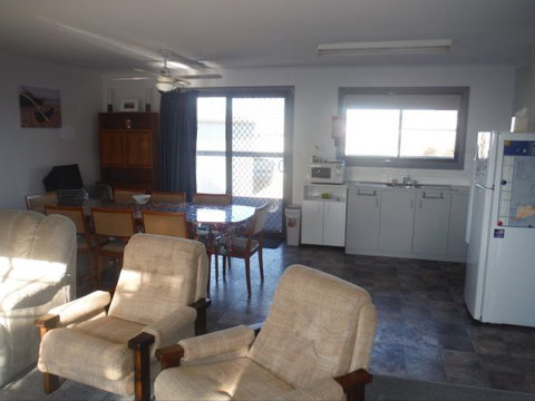 Decked Out - Tweed Heads Accommodation 3