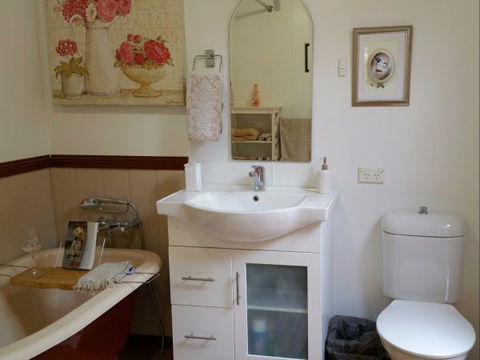 Must Love Dogs B&B And Self-Contained Cottage - Tweed Heads Accommodation 5