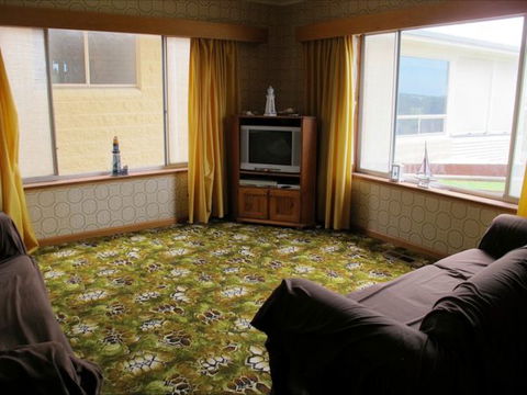 Views Over Lake George - Tweed Heads Accommodation 1