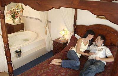 Wine & Roses Bed & Breakfast - Tweed Heads Accommodation 5