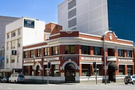 Montgomery's Private Hotel & YHA - Tweed Heads Accommodation 4