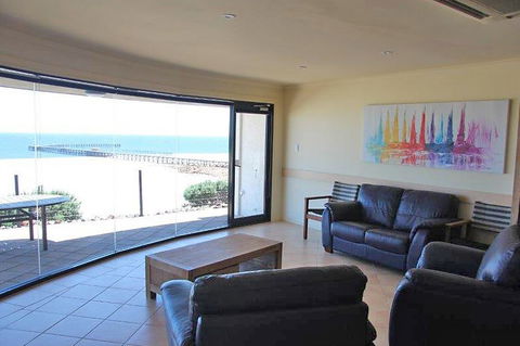 Cliff House Beachfront Villas - Tweed Heads Accommodation 2