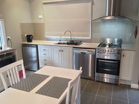 High Peaks Cottages - Tweed Heads Accommodation 2