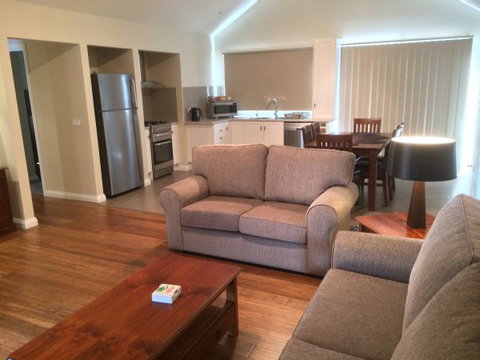 High Peaks Cottages - Tweed Heads Accommodation 4
